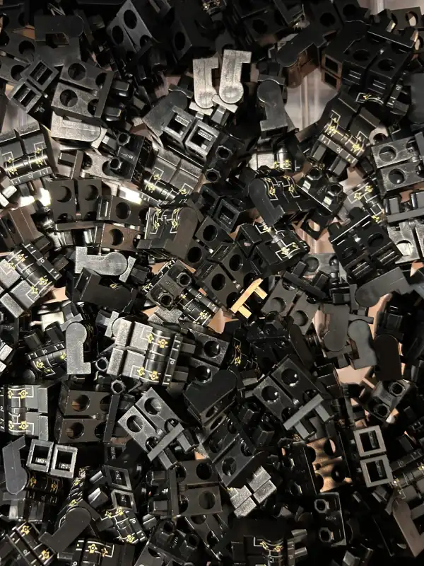 LEGO Minifiguren Beinteile für Brickania: Krieg um die Krone