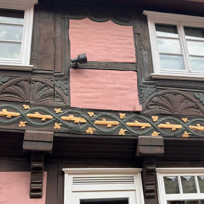 Celle Fachwerkhaus – Kleine Details, große Wirkung Celle Fachwerkhaus - Kleine Details, große Wirkung